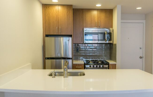 1 bed, 1 bath, $2,650, Unit 0818
