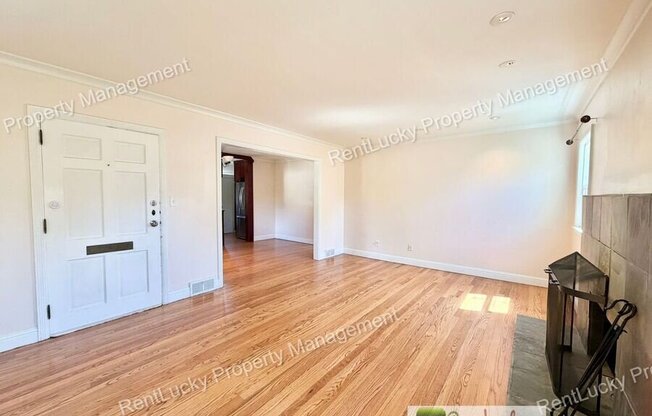 2130 MONTVALE PL W