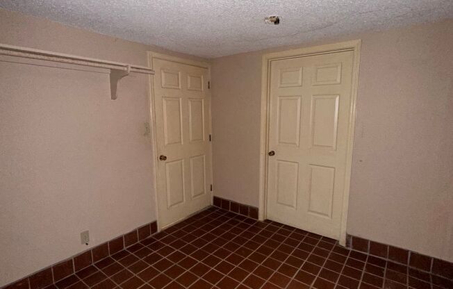 1 bed, 1 bath, $1,300