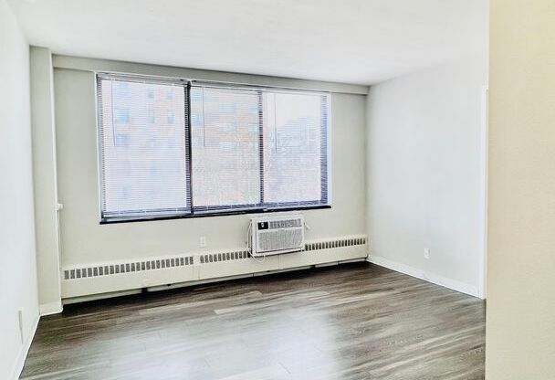 Studio, 1 bath, 320 sqft, $800, Unit # 607