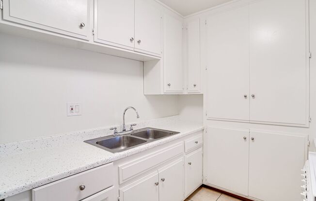 1 bed, 1 bath, 700 sqft, $1,895, Unit 6
