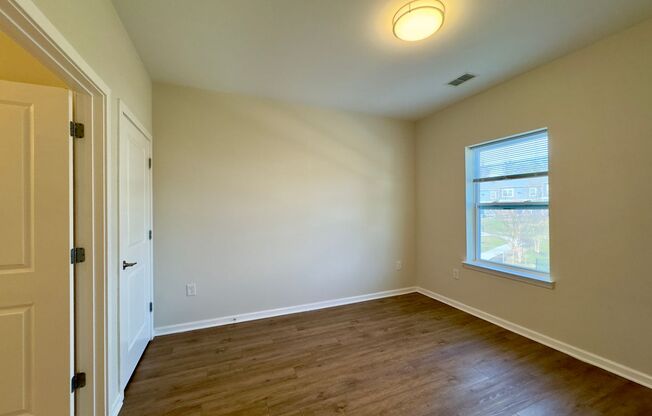 3 beds, 2 baths, 925 sqft, $1,600, Unit 5906 Arizona Ave- Apt B