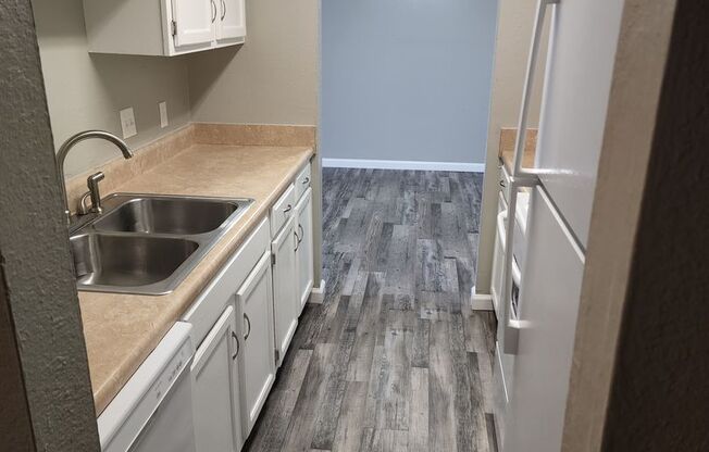 2 beds, 2 baths, 960 sqft, $775, Unit 119