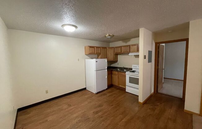 1 bed, 1 bath, 560 sqft, $625, Unit 3