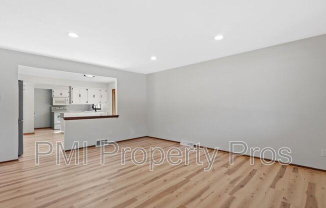 8148 S 88 ST