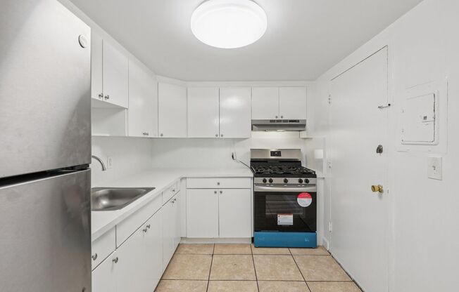 2 beds, 2 baths, 1,110 sqft, $2,300, Unit 211S