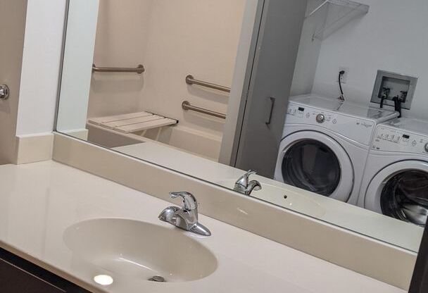 1 bed, 1 bath, 705 sqft, $1,230, Unit 305