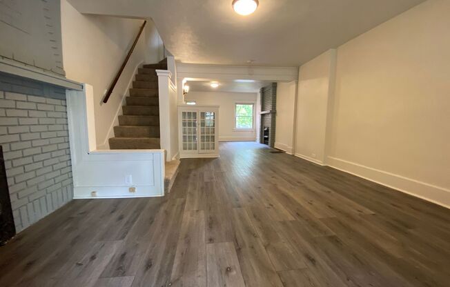 Charming Three Bedroom Townhouse in Squirrel Hill! Covered Front Porch + Back Yard! Call Today!