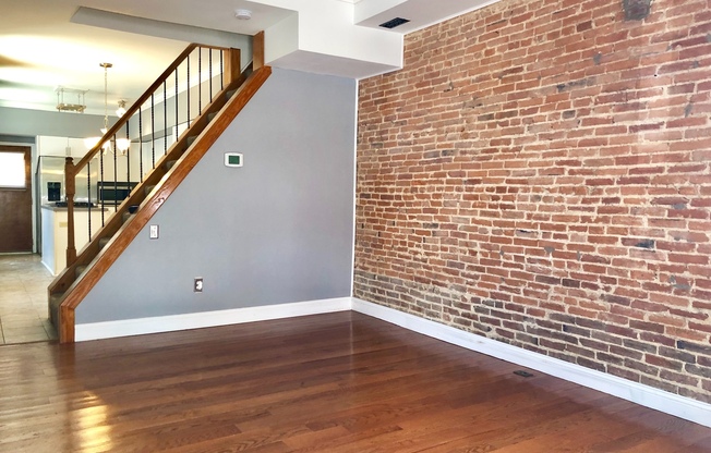 2 Bedroom EOG Townhome in Federal Hill W/ Parking