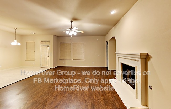 643 E SANDRA LN