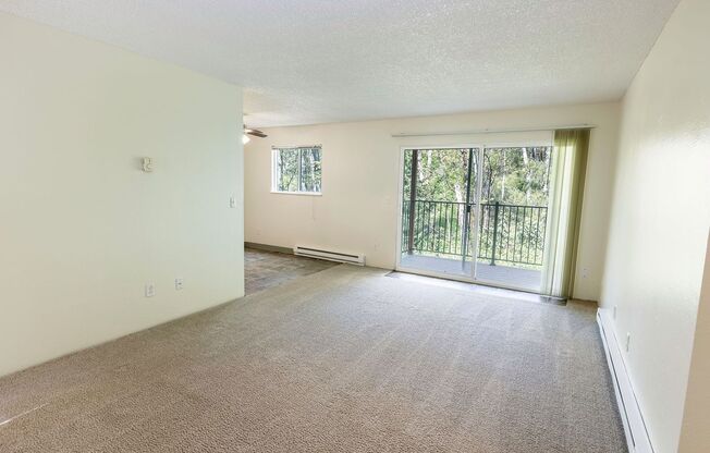 2 beds, 1 bath, 880 sqft, $1,525, Unit 32