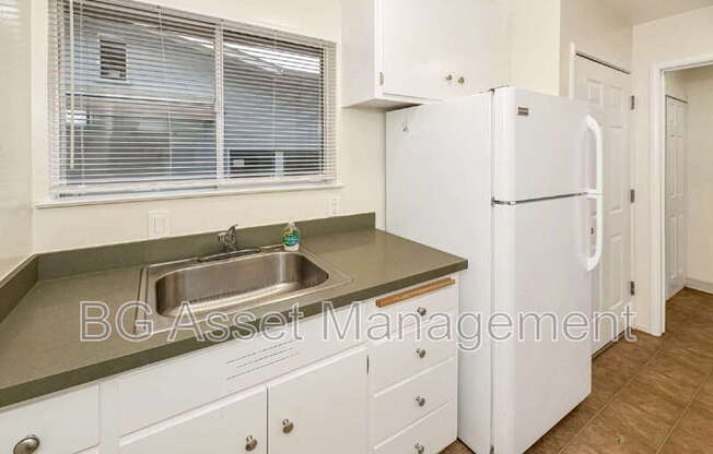 3600 DIMOND AVE
