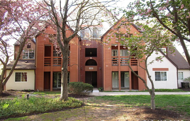 4926 COLUMBIA RD