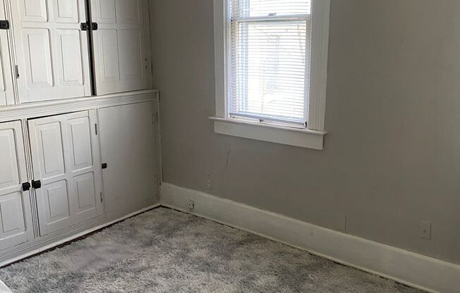 Studio, 1 bath, $685, Unit 10