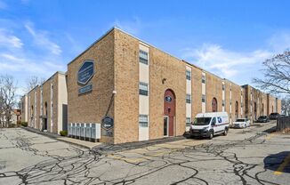 Courtview Square Apartments