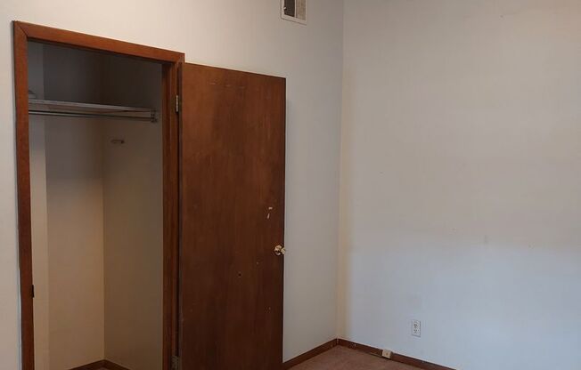 (1610 8th Ave)