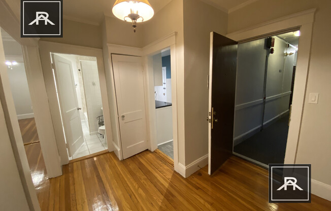 28 CHISWICK RD
