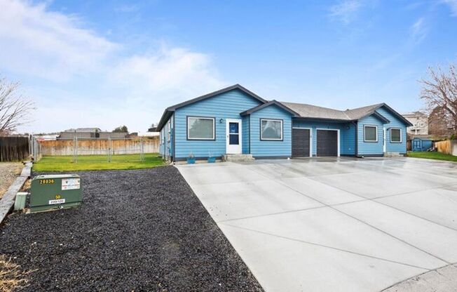 3106 S ELM CT