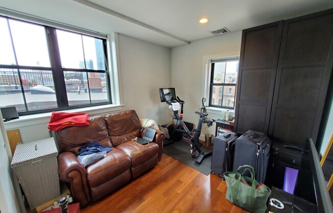 557 COLUMBUS AVE
