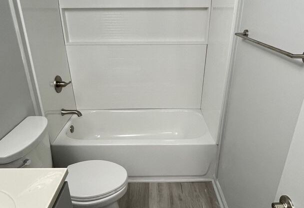 2 beds, 1 bath, 855 sqft, $1,299, Unit 3364-07