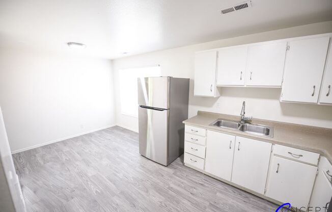 2 beds, 1 bath, 868 sqft, $1,275, Unit 4652-04