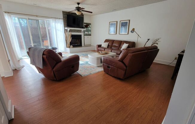 2 beds, 1.5 baths, $2,300