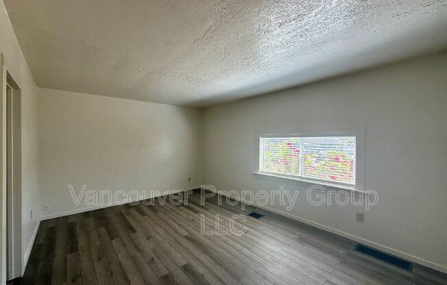 112 W 21st St