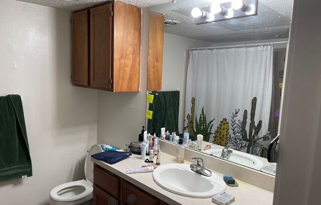 2 beds, 1 bath, $2,150