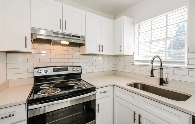 2 beds, 1.5 baths, 1,100 sqft, $1,375, Unit E23