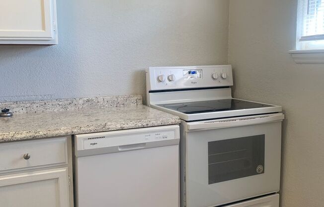 2 beds, 1 bath, 825 sqft, $995, Unit 6124-C