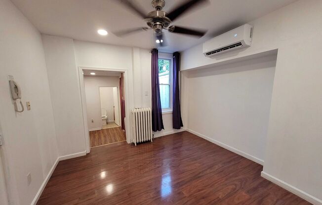 1 bed, 1 bath, 550 sqft, $1,150, Unit Unit 4
