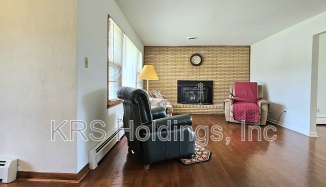 27 WHIPPLE DR