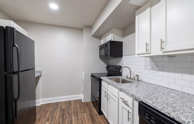 Studio, 1 bath, 345 sqft, $775