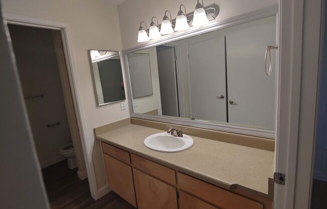 3 beds, 2 baths, 1,239 sqft, $1,960, Unit 1690-222