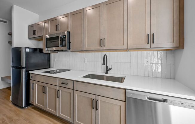 Studio, 1 bath, 392 sqft, $1,225, Unit 410