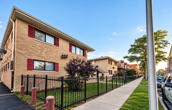 7834 S Coles