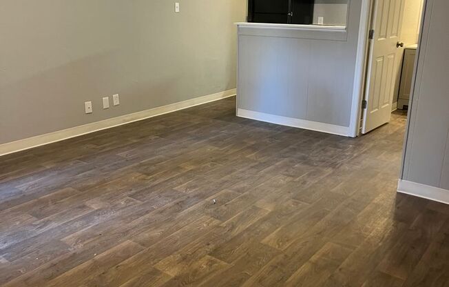 Studio, 1 bath, 400 sqft, $630, Unit 301
