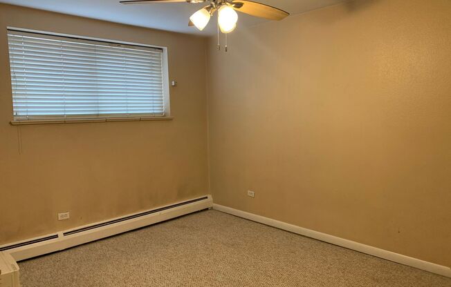 2 beds, 1 bath, 800 sqft, $1,745