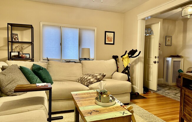 68 WILLIS AVE