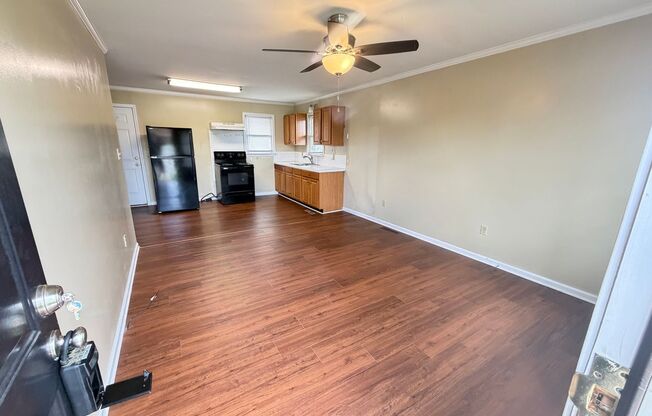 1bed/1ba duplex downtown Landis very Nice condition