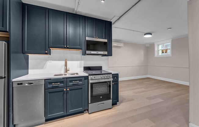 2 beds, 1 bath, 4 sqft, $2,050, Unit A1