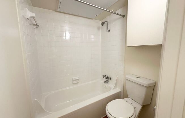 1 bed, 1 bath, 619 sqft, $1,314, Unit OPA-230