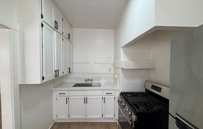Studio, 1 bath, $1,154, Unit 113