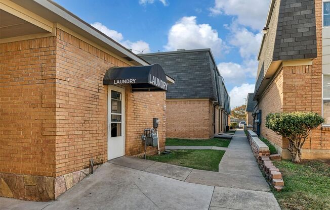 Glenview Square Apartments