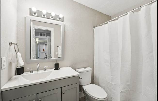 2 beds, 2 baths, 938 sqft, $1,250, Unit 164