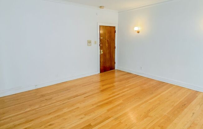 Studio, 1 bath, 437 sqft, $1,695, Unit 432-211