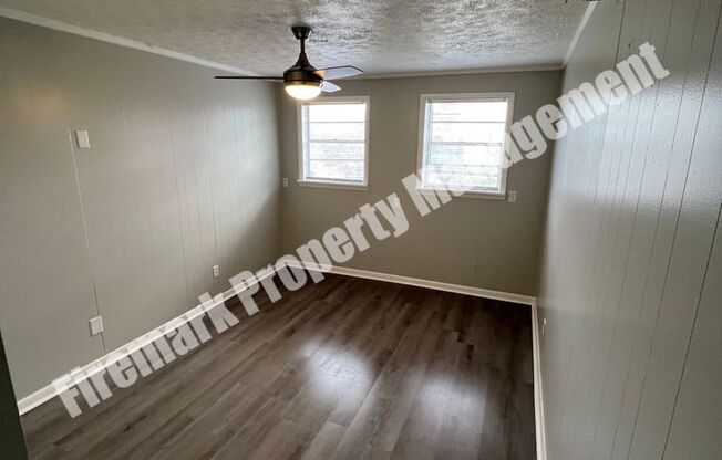 2 beds, 1 bath, $1,299, Unit 7