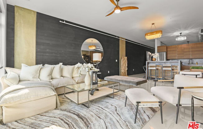 1 bed, 1.5 baths, 1,200 sqft, $4,995, Unit 916