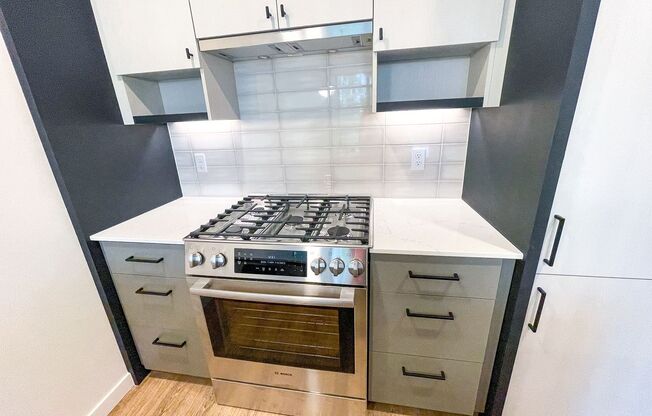 1 bed, 1 bath, 652 sqft, $3,395, Unit 303