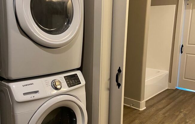 1 bed, 1 bath, 798 sqft, $875, Unit 208